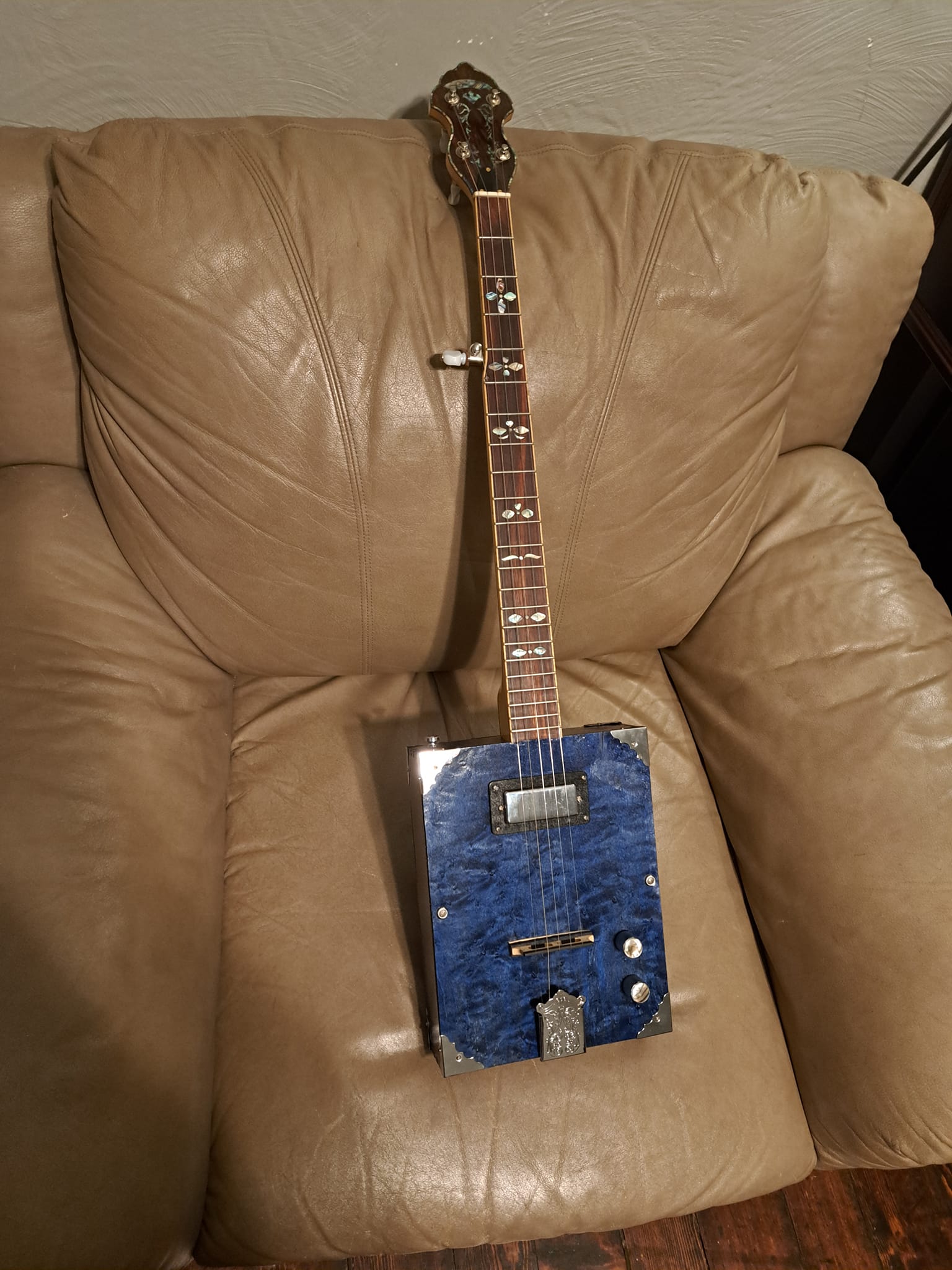 Photo of cigar-box-banjo